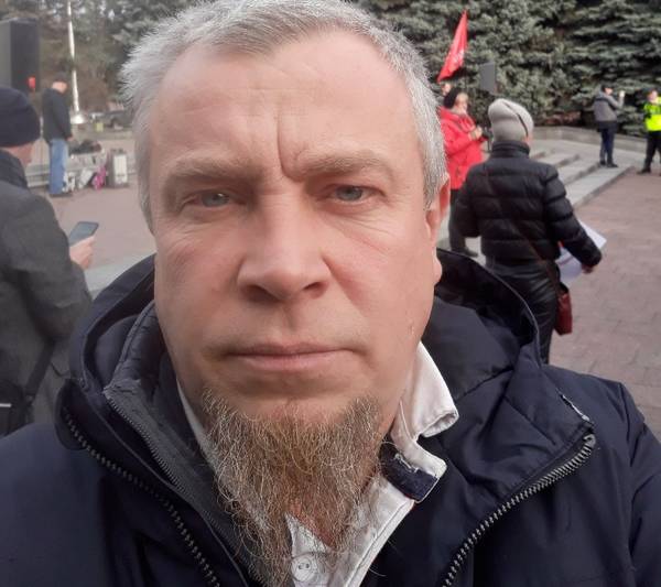 В Брянске спасавшийся от бесов защитник Коломейцева работает «собеседником на час»