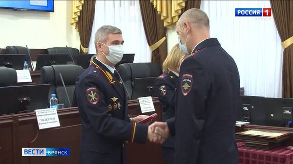  Брянский полицейский награждён медалью «За доблесть»