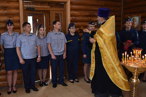 В Брянской воспитательной колонии помолились за сотрудников УИС