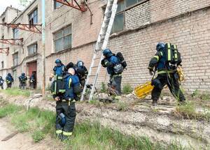 На Брянский автомобильный завод прибыли пожарные расчёты