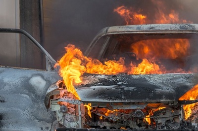 В Трубчевске днем сгорел легковой автомобиль