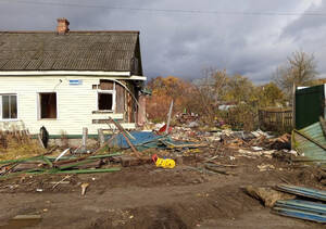 В Брянске снесли аварийный дом, где жили 15 цыган