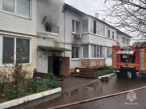 В брянском селе Лопушь потушили пожар в многоэтажке