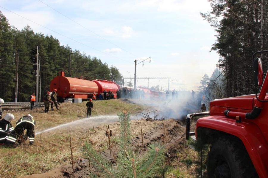 На Брянщине пожарные поезда перешли в режим повышенной готовности