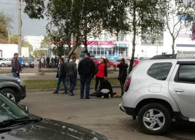В Брянске возле «БУМ-Сити» 19-летний парень попал под иномарку
