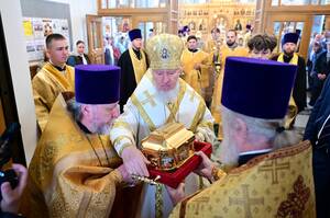 В Брянск доставили мощи Патриарха Тихона в рамках всероссийского крестного хода