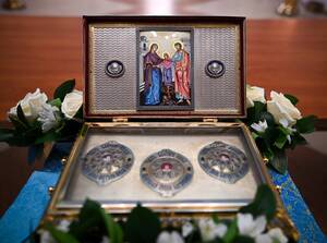 В Брянск доставили ковчег с частицей Пояса Пресвятой Богородицы