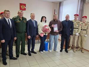 Президент Путин наградил жителя поселка Выгоничи орденом Мужества