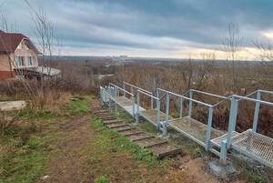 Две улицы в Брянске соединили металлической лестницей