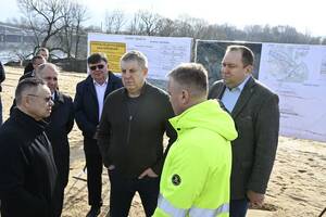 Богомаз и Файзуллин проинспектировали стройку дублёра Карачижской в Брянске