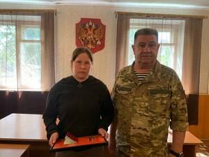 В Стародубе вручили орден Мужества вдове погибшего воина