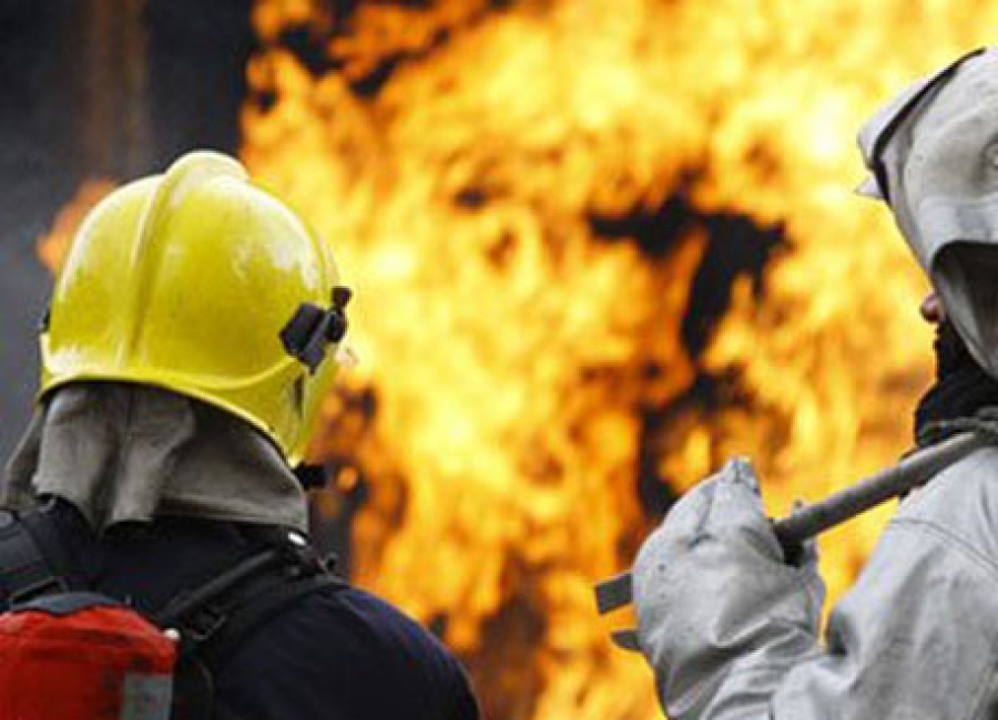 В Брянске сгорела частная баня на Флотской улице