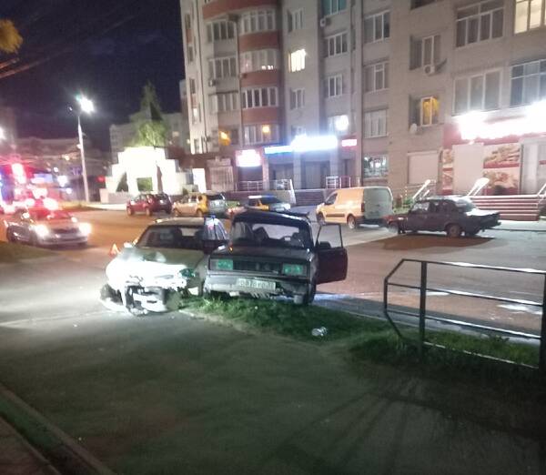 В Брянске в ДТП на переулке Пилотов ранен 57-летний водитель
