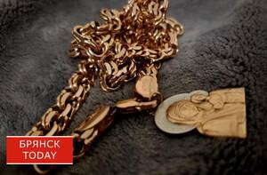 В Брянске девушка с чужой карты купила «ювелирку» и сдала её в ломбард