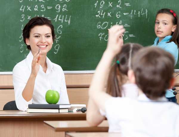 В Брянске зарплата учителей достигла 25 тысяч рублей