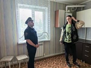 Сирота из Выгоничей получил квартиру с помощью СК