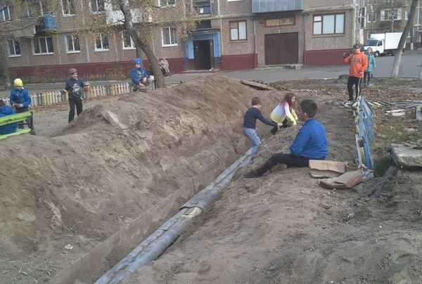 В Брянске пожаловались на опасные раскопки на улице Дружбы