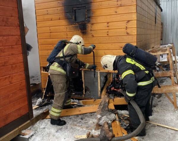 В Фокинском районе Брянска на проспекте Московском сгорела баня