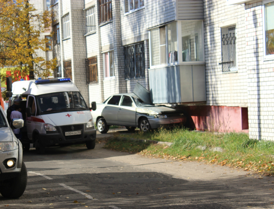 Типичный брянск новости брянска. Авария в Брянске в Фокинском районе. ДТП Брянск Фокинский район. Происшествие в Брянске Фокинского района. ДТП Брянск сегодня Фокинский район.