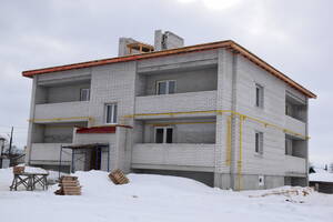 В Климовском районе детям-сиротам вручили ключи от 14 новых квартир