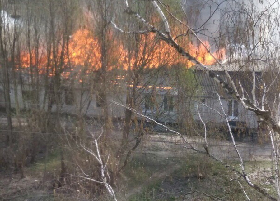 Пожар в Брянске сегодня в Володарском районе. Пожар в Брянске сегодня в Володарском. Пожар свободы 93.