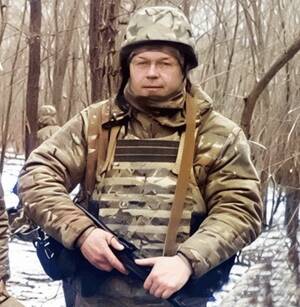 В Комаричах простились с погибшим в СВО снайпером Вадимом Савиночкиным