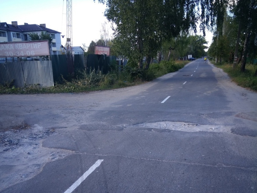 Жители Брянска пожаловались на отсутствие тротуаров