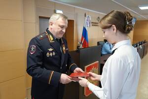 Брянские лицеисты получили паспорта из рук генерала Солдатова