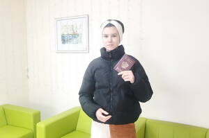 Жительнице Брянска вернули паспорт, найденный среди мусора