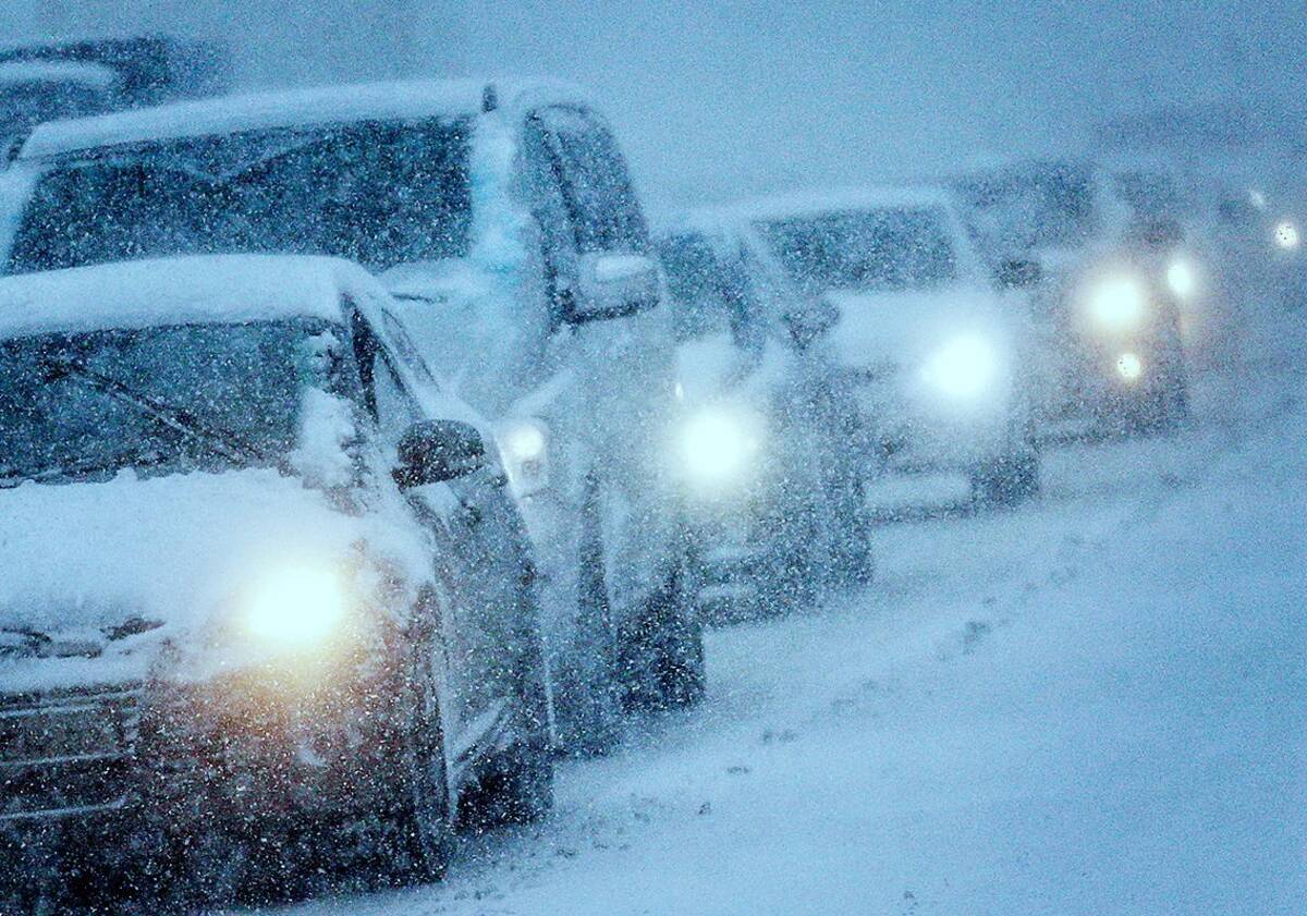 Снежные заносы на дорогах фото