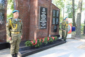 В Стародубском округе торжественно открыли обновлённый памятник воинам-односельчанам