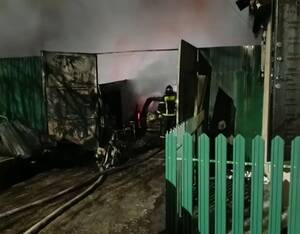 В Радице-Крыловке сгорел жилой дом и гараж