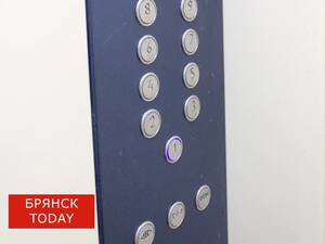 В Клинцах пенсионеры почти два года живут без лифта