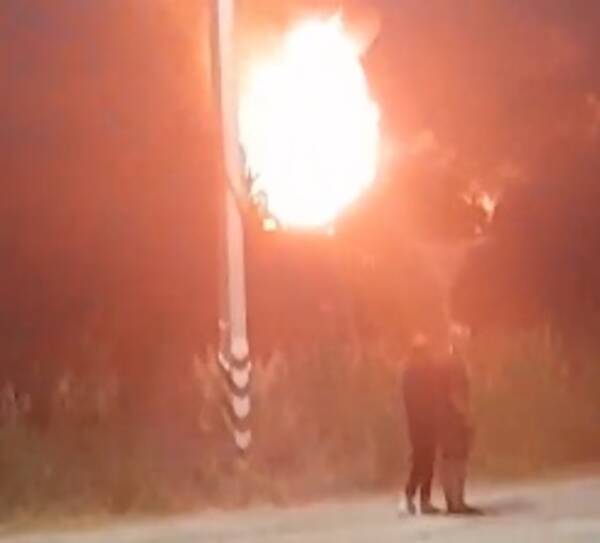 В городе Фокино сняли на видео таинственный пожар 