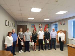В Погаре детям-сиротам вручили ключи от новых квартир