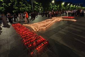 У Кургана Бессмертия в Брянске зажгли 4,5 тысячи свечей