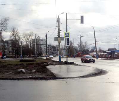 В Брянске на улице Литейной установили светофор 