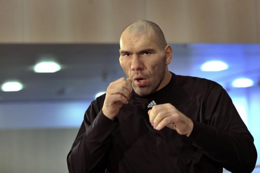 Депутат Николай Валуев подарит брянским боксерам три новых ринга