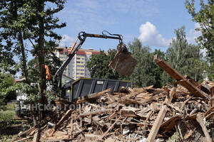 В Брянске снесли дом в Володарском районе, еще несколько - наготове