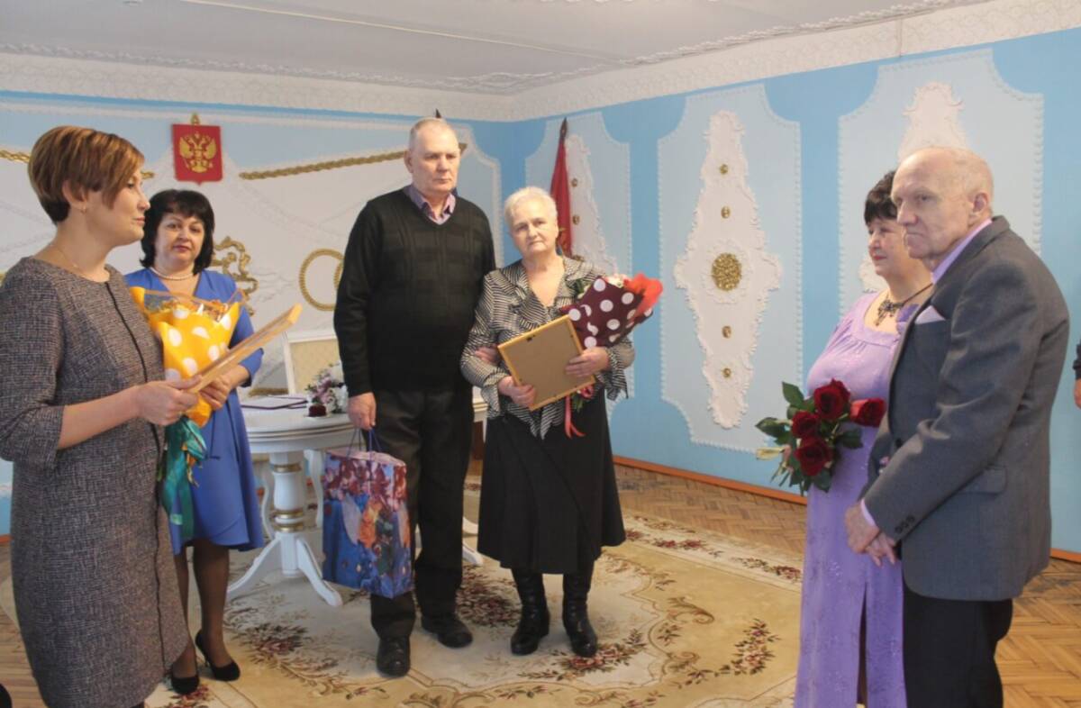 В Карачевском районе 3 семейные пары отметили золотую свадьбу