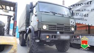 Брянские полицейские передали в зону СВО три тонны гуманитарного груза