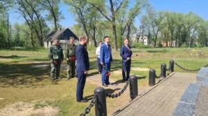 Сотрудники брянского управления СК почтили память жертв концлагеря «Дулаг-142»
