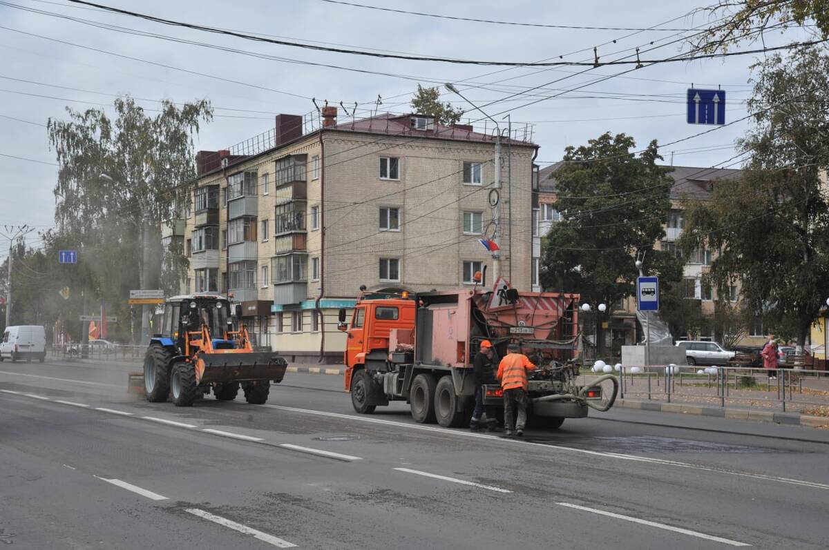 В Брянске в течение недели приведут в порядок около 7 тыс кв.м. городских  дорог