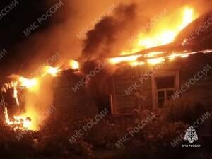 Ночной пожар в селе Хотылево: сгорел дом